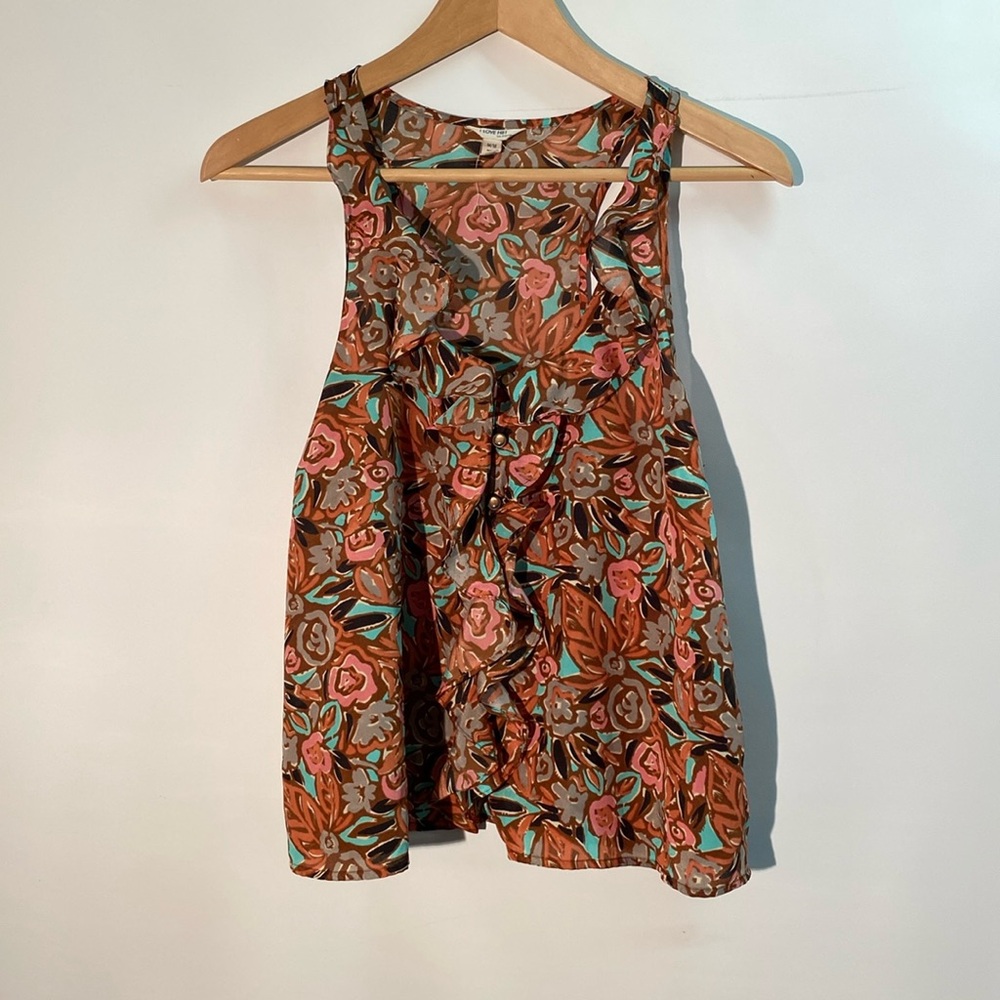 I Love H81 - floral, ruffled tank top. Size M
